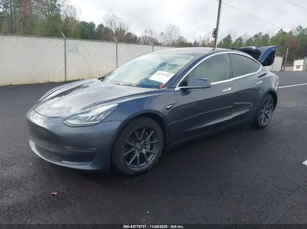 5YJ3E1EBXJF183943 2018 TESLA MODEL 3 - Image 2