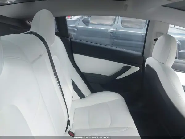 5YJ3E1EBXJF183943 2018 TESLA MODEL 3 - Image 8