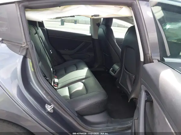 5YJ3E1EBXKF191736 2019 TESLA MODEL 3 - Image 8