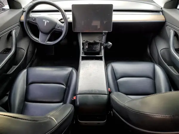 5YJ3E1EBXKF208910 2019 TESLA MODEL 3 - Image 8