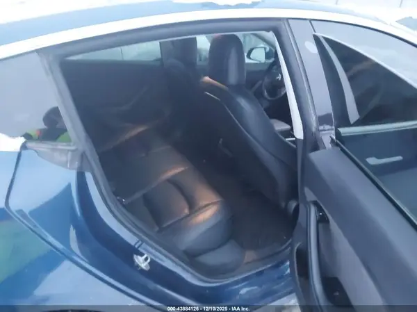 5YJ3E1EBXKF364929 2019 TESLA MODEL 3 - Image 8