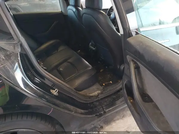 5YJ3E1EBXKF384405 2019 TESLA MODEL 3 - Image 8
