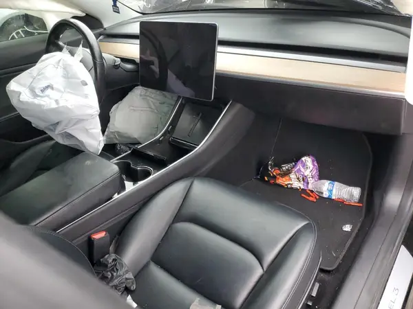 5YJ3E1EBXKF385165 2019 TESLA MODEL 3 - Image 8