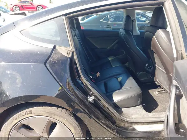 5YJ3E1EBXKF385232 2019 TESLA MODEL 3 - Image 8