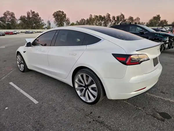 5YJ3E1EBXKF388499 2019 TESLA MODEL 3 - Image 2