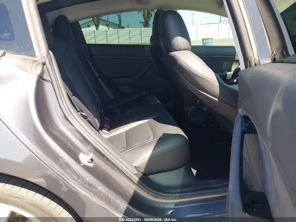 5YJ3E1EBXKF389541 2019 TESLA MODEL 3 - Image 8