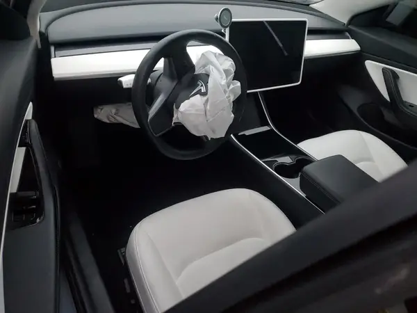 5YJ3E1EBXKF391371 2019 TESLA MODEL 3 - Image 8