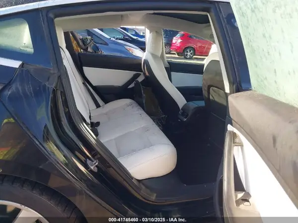 5YJ3E1EBXKF392147 2019 TESLA MODEL 3 - Image 8