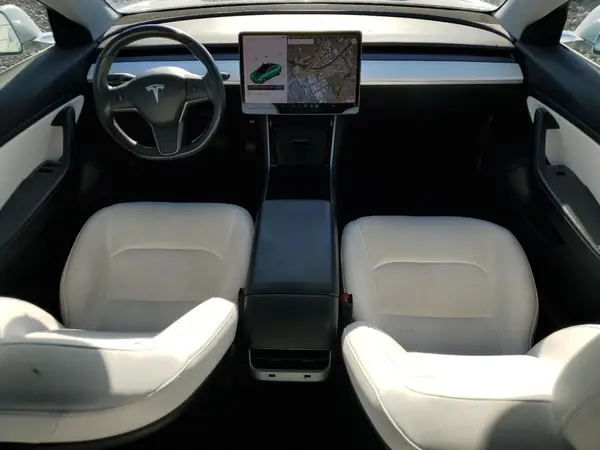 5YJ3E1EBXKF392312 2019 TESLA MODEL 3 - Image 8