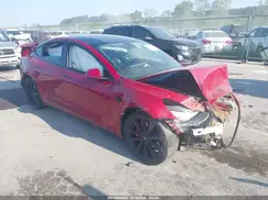 5YJ3E1EBXKF393024 2019 TESLA MODEL 3