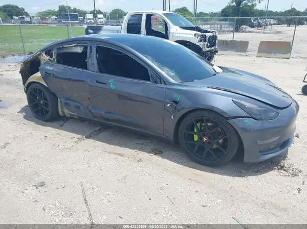 5YJ3E1EBXKF407245 2019 TESLA MODEL 3 - Image 1