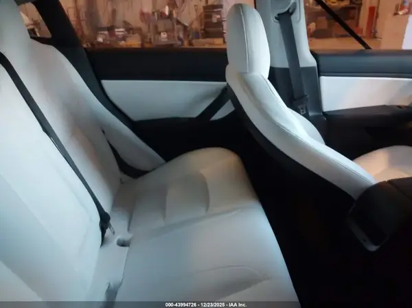 5YJ3E1EBXKF408749 2019 TESLA MODEL 3 - Image 8