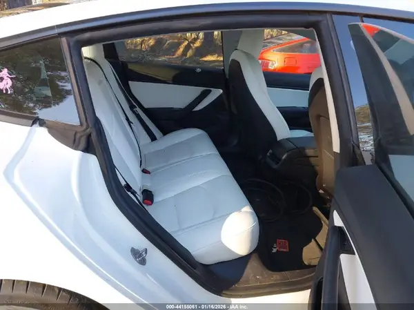 5YJ3E1EBXKF440343 2019 TESLA MODEL 3 - Image 8