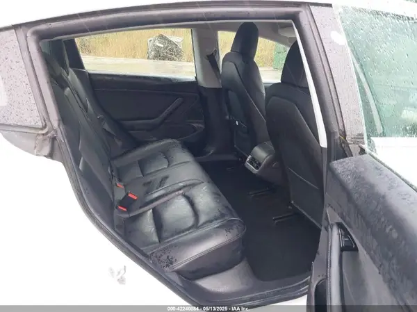 5YJ3E1EBXKF442335 2019 TESLA MODEL 3 - Image 8