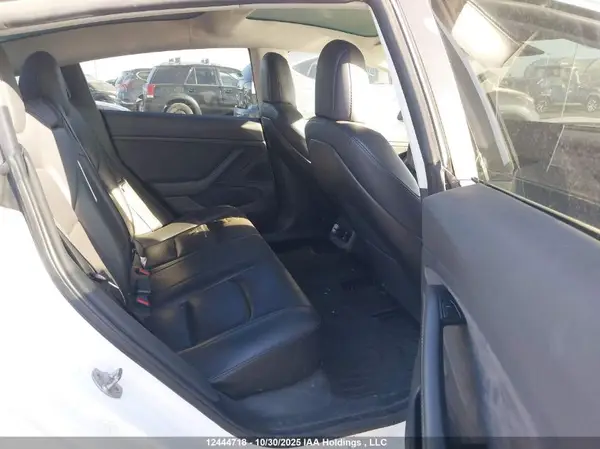 5YJ3E1EBXKF448149 2019 TESLA MODEL 3 - Image 8