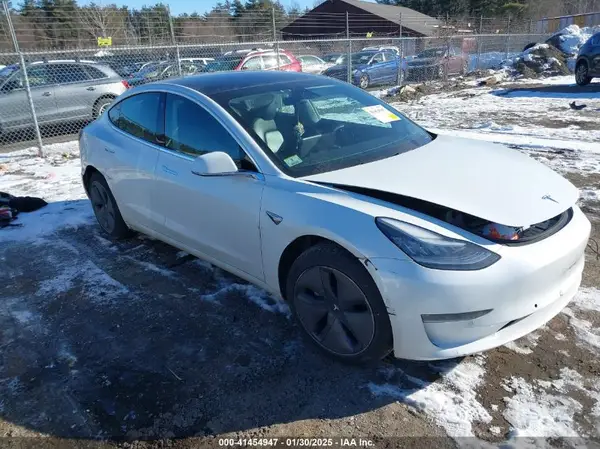 5YJ3E1EBXKF452900 2019 TESLA MODEL 3 - Image 1