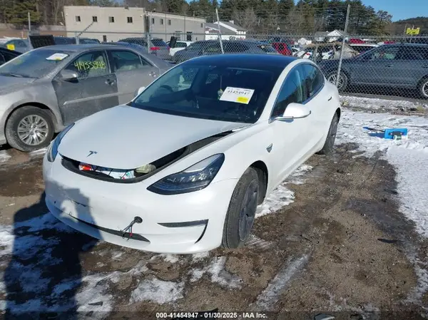 5YJ3E1EBXKF452900 2019 TESLA MODEL 3 - Image 2