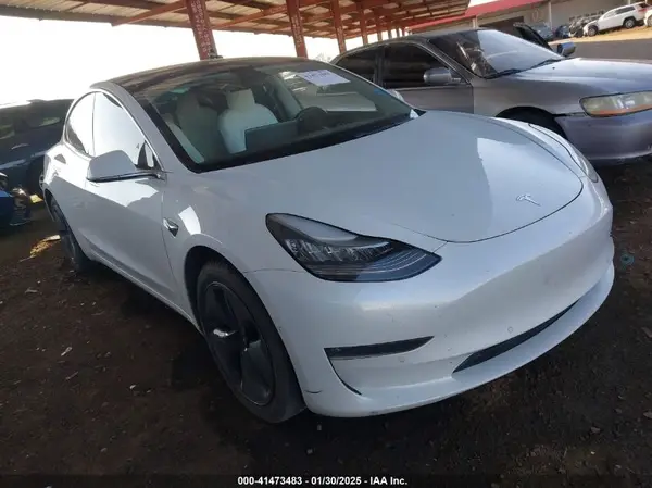 5YJ3E1EBXKF469518 2019 TESLA MODEL 3 - Image 1