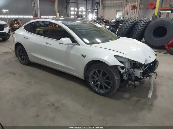 5YJ3E1EBXKF469809 2019 TESLA MODEL 3 - Image 1