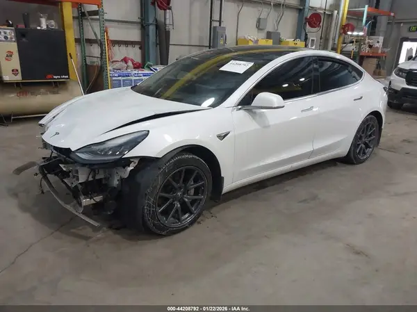 5YJ3E1EBXKF469809 2019 TESLA MODEL 3 - Image 2