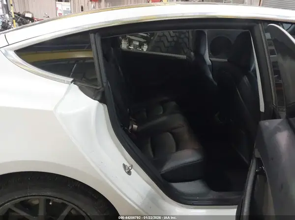 5YJ3E1EBXKF469809 2019 TESLA MODEL 3 - Image 8