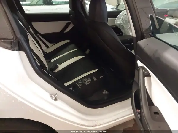 5YJ3E1EBXKF487436 2019 TESLA MODEL 3 - Image 8