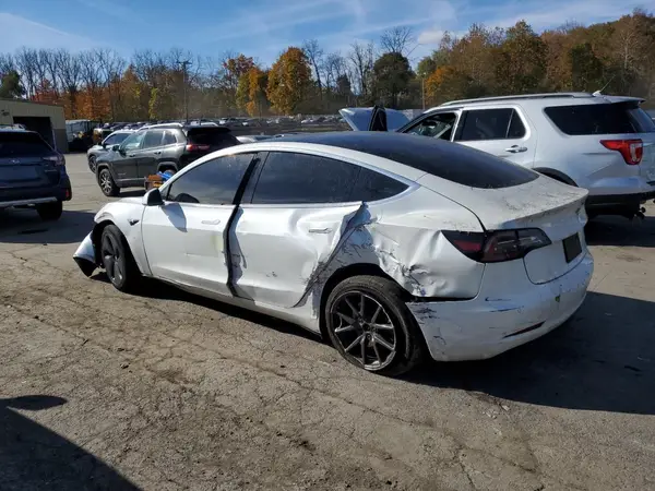 5YJ3E1EBXKF511055 2019 TESLA MODEL 3 - Image 2