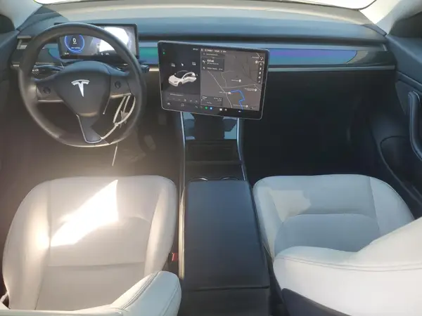 5YJ3E1EBXKF530186 2019 TESLA MODEL 3 - Image 8