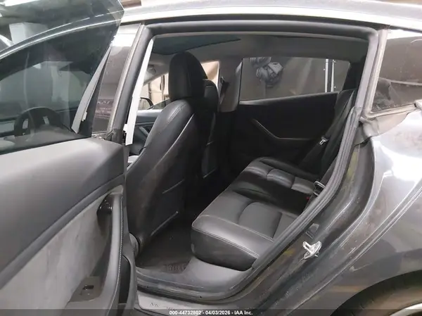 5YJ3E1EBXKF530477 2019 TESLA MODEL 3 - Image 8