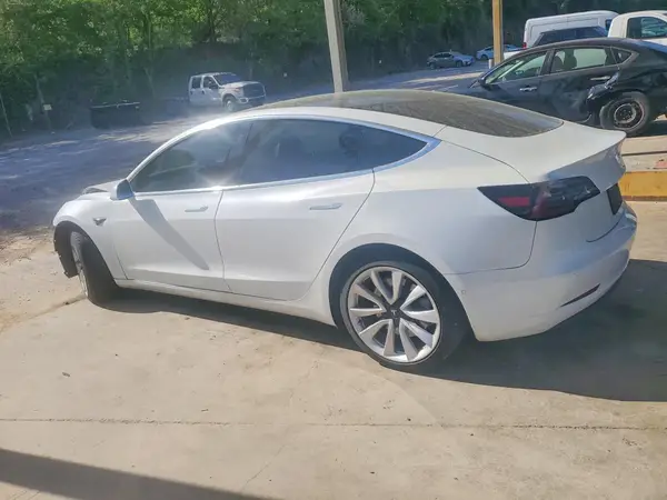5YJ3E1EBXLF667369 2020 TESLA MODEL 3 - Image 2