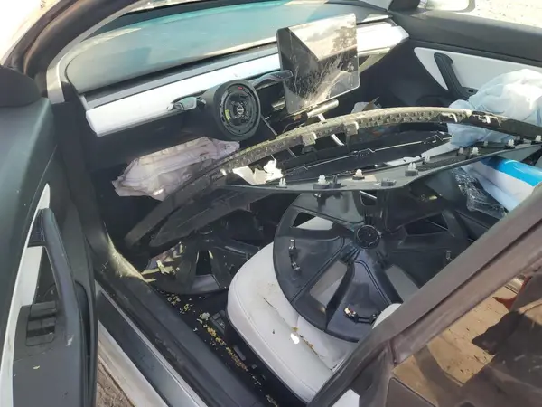 5YJ3E1EBXLF716683 2020 TESLA MODEL 3 - Image 8