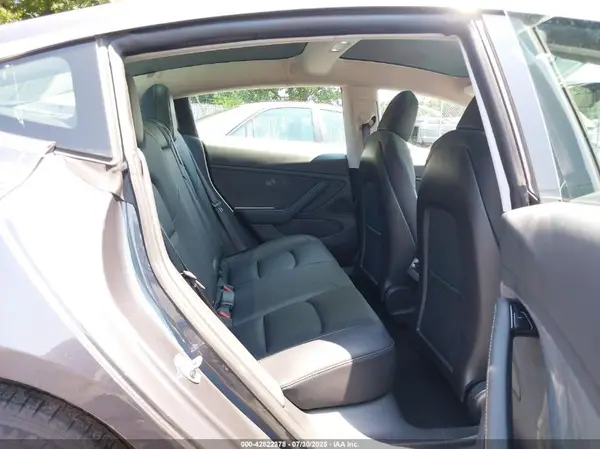5YJ3E1EBXLF734911 2020 TESLA MODEL 3 - Image 8