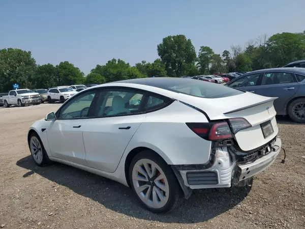 5YJ3E1EBXMF019922 2021 TESLA MODEL 3 - Image 2