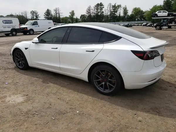 5YJ3E1EBXMF035571 2021 TESLA MODEL 3 - Image 2