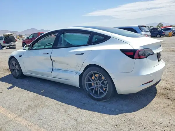 5YJ3E1EBXMF037918 2021 TESLA MODEL 3 - Image 2