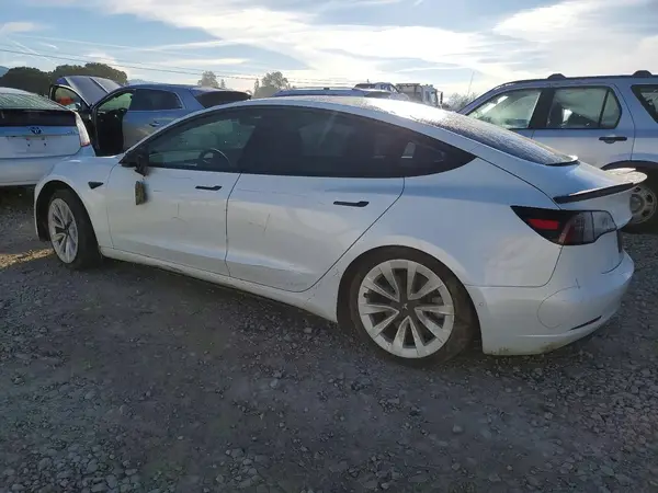 5YJ3E1EBXMF044125 2021 TESLA MODEL 3 - Image 2