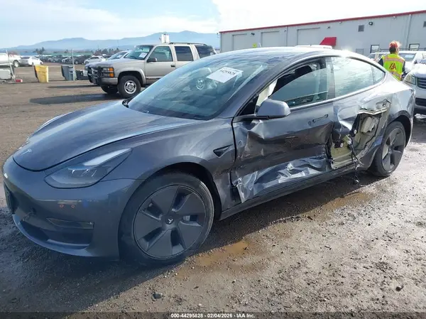 5YJ3E1EBXMF055643 2021 TESLA MODEL 3 - Image 2