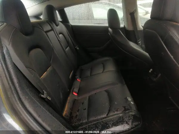 5YJ3E1EBXMF061751 2021 TESLA MODEL 3 - Image 8