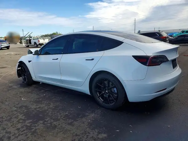 5YJ3E1EBXMF067954 2021 TESLA MODEL 3 - Image 2