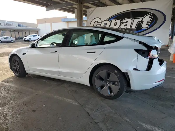 5YJ3E1EBXMF072717 2021 TESLA MODEL 3 - Image 2