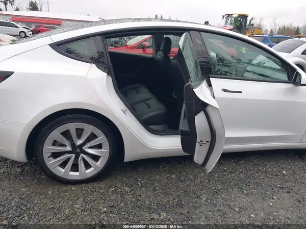 5YJ3E1EBXMF073964 2021 TESLA MODEL 3 - Image 8