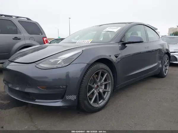 5YJ3E1EBXMF079795 2021 TESLA MODEL 3 - Image 2