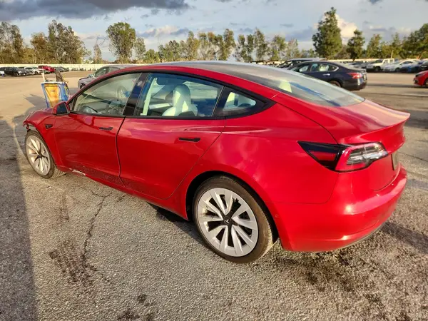 5YJ3E1EBXMF082986 2021 TESLA MODEL 3 - Image 2