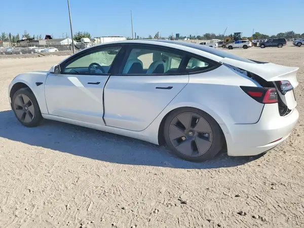 5YJ3E1EBXMF852779 2021 TESLA MODEL 3 - Image 2