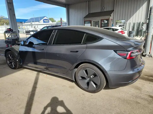 5YJ3E1EBXMF853219 2021 TESLA MODEL 3 - Image 2
