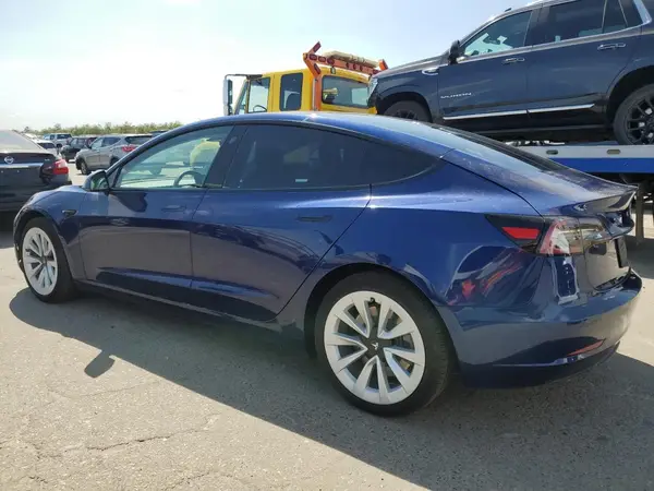 5YJ3E1EBXMF868562 2021 TESLA MODEL 3 - Image 2