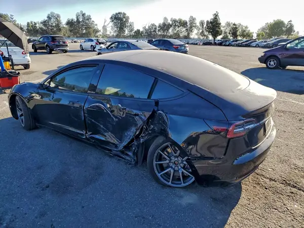 5YJ3E1EBXMF901883 2021 TESLA MODEL 3 - Image 2