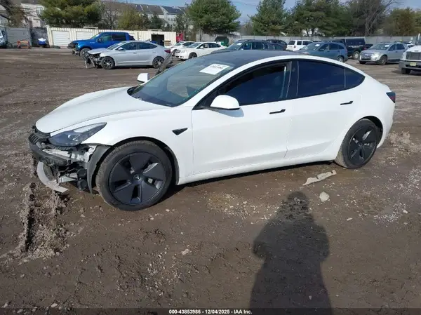 5YJ3E1EBXMF901978 2021 TESLA MODEL 3 - Image 2
