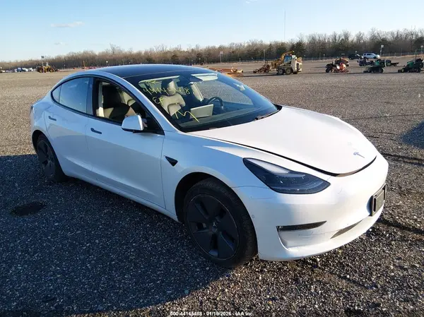 5YJ3E1EBXMF901981 2021 TESLA MODEL 3 - Image 1
