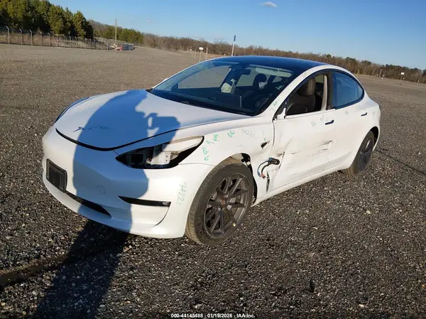 5YJ3E1EBXMF901981 2021 TESLA MODEL 3 - Image 2